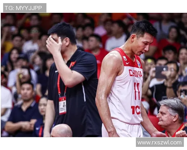 姚明带领球队客场征战球迷热情高涨为其呐喊助威