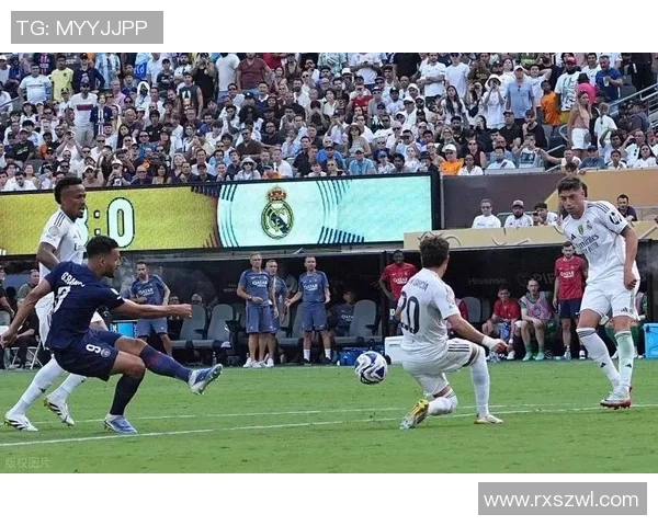 友谊赛精彩对决那不勒斯与巴黎圣日耳曼战成平局乌龙球成焦点