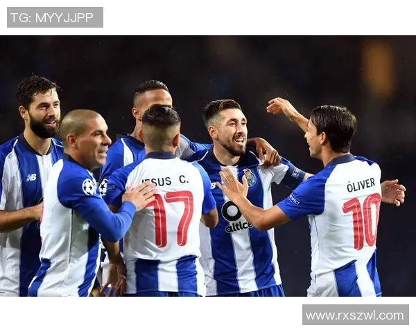 欧冠激战：里昂与波尔图战成平局精彩瞬间引发全场热烈反响