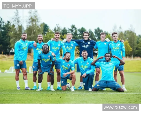 曼城主场3-0战胜波尔图争议判罚引发全场热议与欢呼