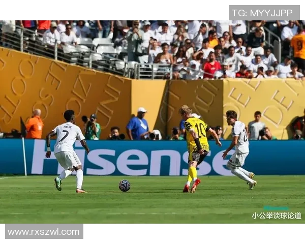 国王杯精彩对决国米与巴黎圣日耳曼1比1平补时进球引发全场狂欢